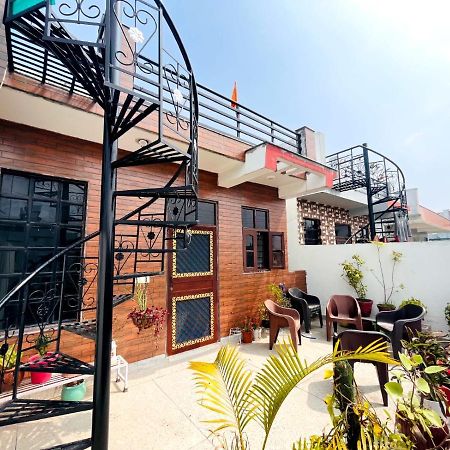 Sugandhim Kutir Appartement Dehradun Buitenkant foto