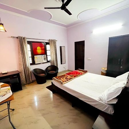 Sugandhim Kutir Appartement Dehradun Buitenkant foto