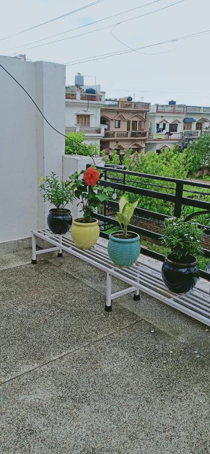 Sugandhim Kutir Appartement Dehradun Buitenkant foto