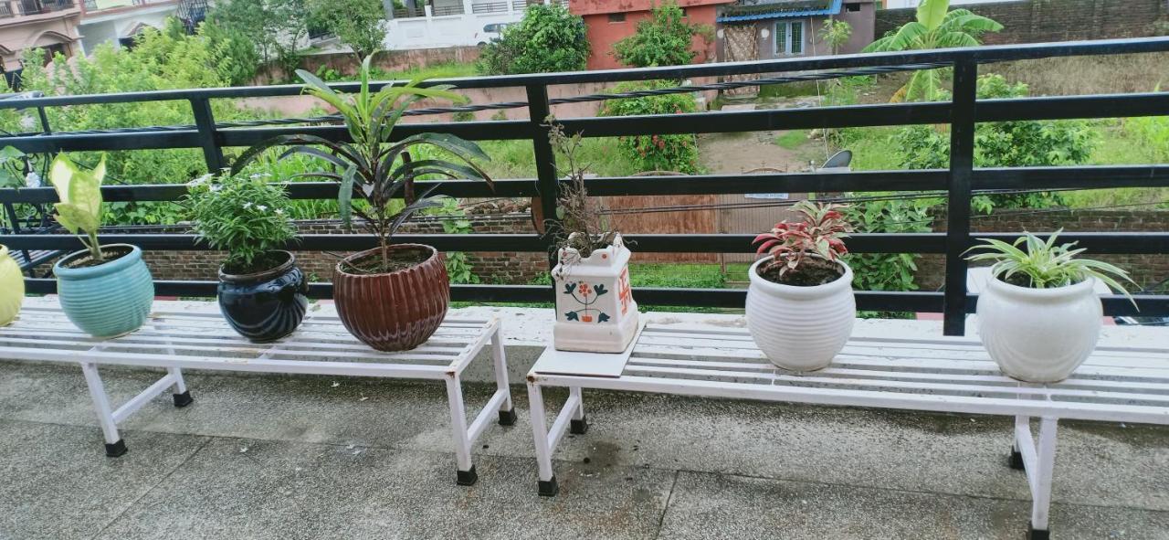 Sugandhim Kutir Appartement Dehradun Buitenkant foto