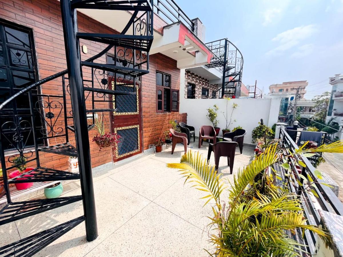 Sugandhim Kutir Appartement Dehradun Buitenkant foto