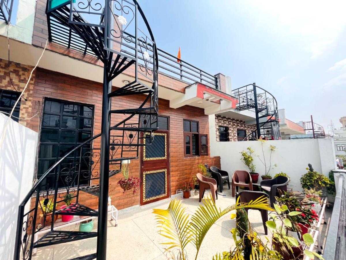 Sugandhim Kutir Appartement Dehradun Buitenkant foto