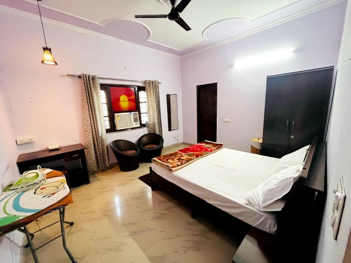 Sugandhim Kutir Appartement Dehradun Buitenkant foto