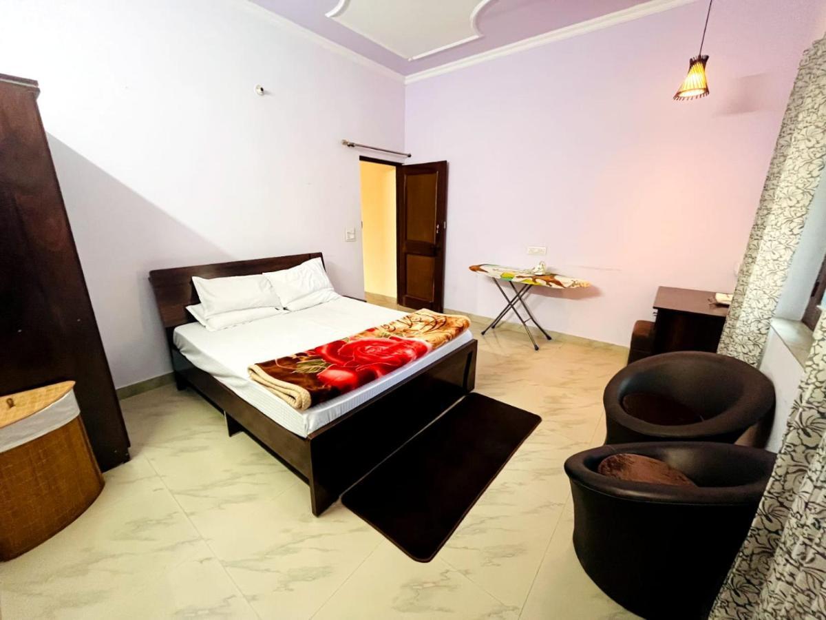 Sugandhim Kutir Appartement Dehradun Buitenkant foto